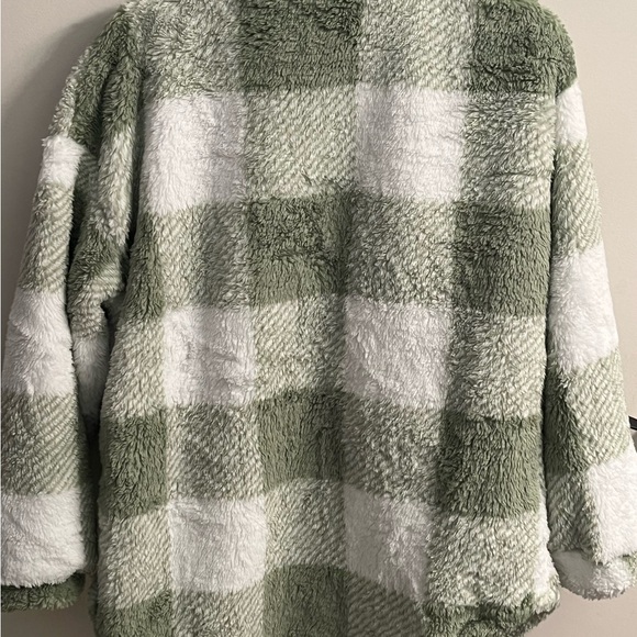 Fuzzy teddy plaid shacket - Picture 11 of 11